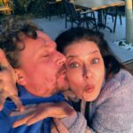 Nurgül Yeşilçay Instagram – Aşkım doğum günüm için bana sürpriz yapmış benim en sevdiğim zeytin ve bağ rotasında yolculuk tasarlamış❤️her anı efsane öresi bi tatil💖 iyi ki bu topraklarda, iyi ki doğmuşum;)) o kdr çok iyi ki;)) çok seviyorum herşeyi🌸🌸🌸