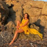 Nurgül Yeşilçay Instagram – Taze taze fotolar getirdim💛Canım @keremakcaba çekti💛 Döktürdü pardon🤩
🌼 @brandroomtr  @jehanintakilari