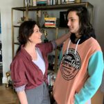 Nurgül Yeşilçay Instagram - İlk defa arkadaşsız doğum günü kutluyo! Ben bile özledim Nejat’ın arkadaşlarını! Bi an önce bitse de ev çeşit çeşit ergenle dolsa😔 #happybirthday canım ergenim #15yearsold