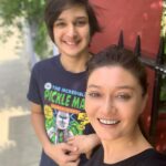 Nurgül Yeşilçay Instagram - Bayram demek:Aile demek! Doya doya sarılın,öpün,koklayın;)Bayram bu işte! Mutlu bayramlaaaarrrrr💃💃💃 Benim en çekirdek ailem(biz çiğdem deriz;)) @psychonejat #eidmubarak