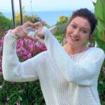 Nurgül Yeşilçay Instagram - Biz bu sene ilk defa yavrumla ayrı kutluyoruz anneler gününü!Yanımda olsa da koklayarak öpsem keşke😔Hepimizin anneler günü kutlu olsun şimdiden!Allah kuzularımızdan ayırmasın🙏çooookkkk öpüyorum hepiniziiii❤️💋💋💋💋 #annelergünü #happymothersday