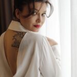 Nurgül Yeşilçay Instagram - Benimki çiçek🌺🌸🌼 #tattoo