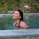 Nurgül Yeşilçay Instagram - SU da oynamak her şeye iyi gelir❤️ Bol oynamalı,bol gülmeli,eğlenmeli,dinlenmeli şahane tatiller herkese!