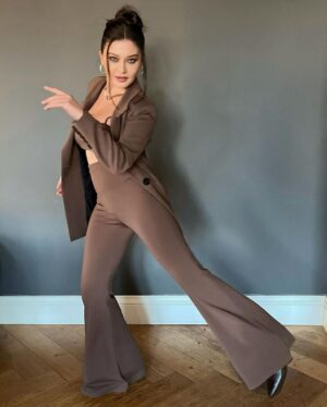Nurgül Yeşilçay Instagram - Dump mump fln filn 🤓