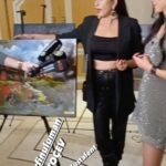 Nursel Köse Instagram - TOÇEV Gençlik Komite Başkanı ressam Berfin Uluman’ın, “TOÇEV Çocukları İçin Boyuyoruz 2“ adını verdiği yeni resim sergisi bugün açıldı.Bu Sergiden elde edilen gelirin bir kısmı #Barrtın da babasını kaybeden çocuklara ulaştırılacak.Kaybettiğimiz işçilerin ailesine baş sağlığı diliyorum. @berfinuluman @tocevonline @actplustalentm @theemrem