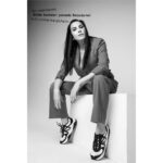 Nursel Köse Instagram - KADINA YÖNELİK ŞİDDETE MOBBİNGE ÖTEKİLEŞTİRMEYE DUR DİYORUZ! SEN DE EN GÜZEL GÜLÜMSEMENİ FOTOĞRAFLA VE #banabirazrenkver etiketi ile paylaş ki çoğalalım.. #banabirazrenkver Ki çiçek açayım! Kadınların sesi olmak için bir araya geldik. Birlikte güçlüyüz. #girlpower Yapımcı: @aycayilmazdogan Proje/Tasarım : @kamurantapul PR : 3435CREATIVE Fotoğraf sanatçısı : @tameryilmaz1 Makyaj sanatçısı : @hamiyetakpinar Kostüm : @chamay Saç Tasarım : @mericgulmez Hair Repair Studio Backstage Ekip : Faruk Coş /T.Emre Özer PROJE KADINLARI: @almeda92 @aycayilmazdogan @hamiyetakpinar @haticedervisoglu.61 @kamurantapul @nazgoktan @nursel_kose @zerrinnisanci @zeynepseverdemirel