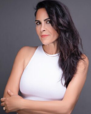 Nursel Köse Instagram - Size süprizim varrrrrr.
 Foto @ilkeruzunalan ❤️@burcubinbasarantm ❤️
