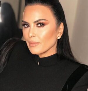 Nursel Köse Instagram - Günaydın 💘guten Morgen 💘good morning 💝Kostüm @Hakanakkaya  #hakanakkaya 💘💘💘Makeup @makeup_cigdem_vural_ 💋
