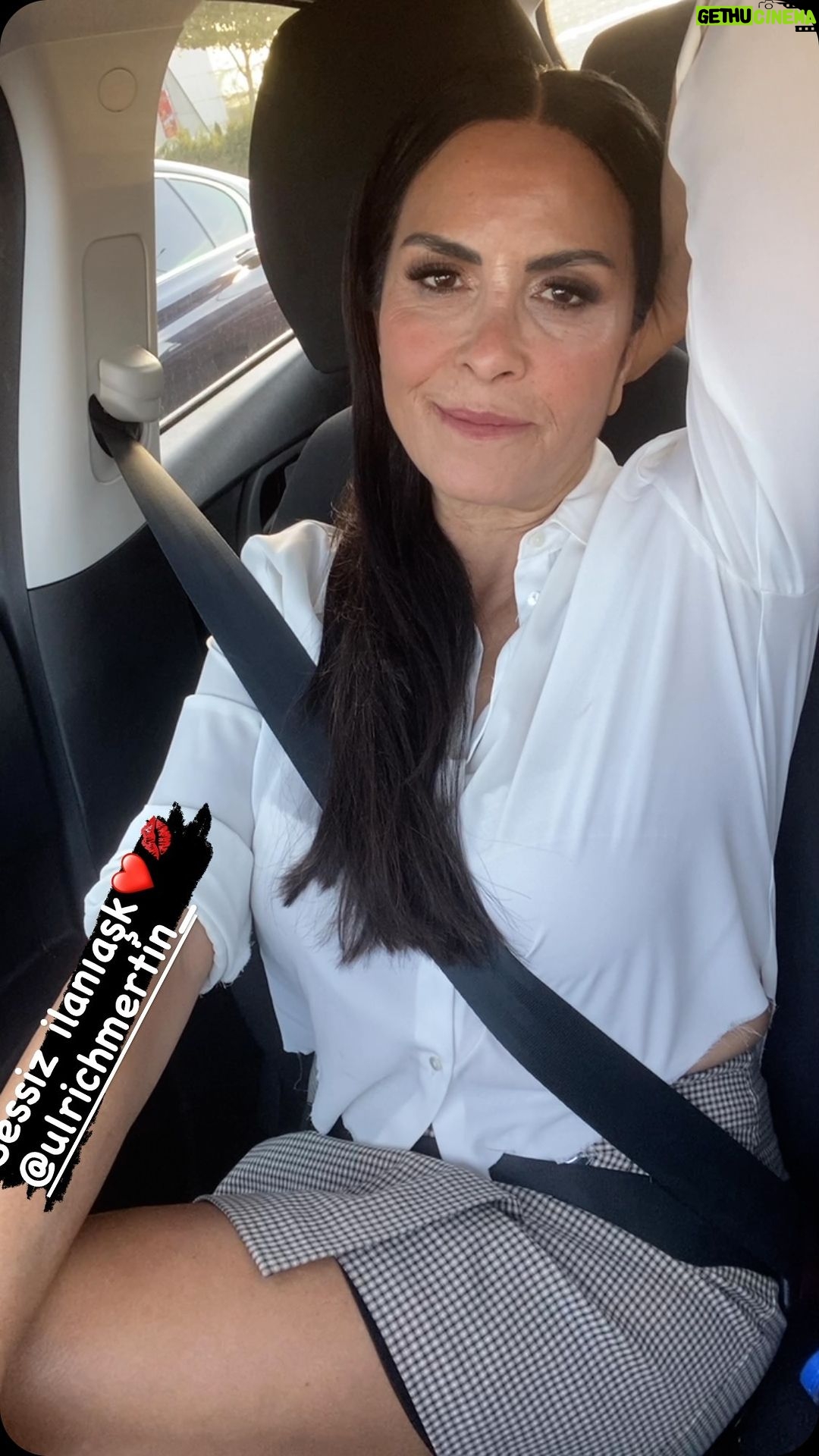 Nursel Köse Instagram - Çekimden hızla eve dönüş, saat 20 de @aldatmakdizi @atvturkiye başlıyor. Herkes hazır mı?🍀🎵🎵🎵@timsandb @actplustalentm