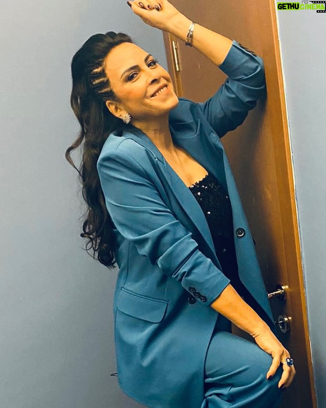 Nursel Köse Instagram - Sürpriz😀😀 Bir program için hazırlandım, çok yakında… @dilberayfilm @metronomfilmyapim @resatyener @fikriharikaproduction @mandalina_shop @actplustalent @burcubinbasaran