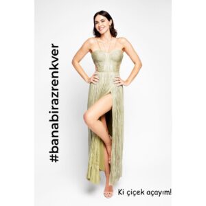 Nursel Köse Instagram - KADINA YÖNELİK ŞİDDETE MOBBİNGE ÖTEKİLEŞTİRMEYE DUR DİYORUZ!
SEN DE EN GÜZEL GÜLÜMSEMENİ FOTOĞRAFLA VE #banabirazrenkver etiketi ile paylaş ki çoğalalım..
#banabirazrenkver
Ki çiçek açayım!
Kadınların sesi olmak için bir araya geldik.
Birlikte güçlüyüz.
 #girlpower 

Yapımcı: @aycayilmazdogan
Proje/Tasarım : @kamurantapul
PR : 3435CREATIVE 
Fotoğraf sanatçısı : @tameryilmaz1 
Makyaj sanatçısı : @hamiyetakpinar 
Kostüm : @chamay
Saç Tasarım : @mericgulmez  Hair Repair Studio
Backstage Ekip : Faruk Coş /T.Emre Özer
PROJE KADINLARI:
@almeda92 
@aycayilmazdogan
@hamiyetakpinar
@haticedervisoglu.61
@kamurantapul
@nazgoktan
@nursel_kose
@zerrinnisanci
@zeynepseverdemirel