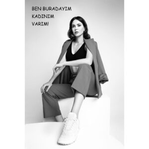 Nursel Köse Instagram - KADINA YÖNELİK ŞİDDETE MOBBİNGE ÖTEKİLEŞTİRMEYE DUR DİYORUZ!
SEN DE EN GÜZEL GÜLÜMSEMENİ FOTOĞRAFLA VE #banabirazrenkver etiketi ile paylaş ki çoğalalım..
#banabirazrenkver
Ki çiçek açayım!
Kadınların sesi olmak için bir araya geldik.
Birlikte güçlüyüz.
 #girlpower 

Yapımcı: @aycayilmazdogan
Proje/Tasarım : @kamurantapul
PR : 3435CREATIVE 
Fotoğraf sanatçısı : @tameryilmaz1 
Makyaj sanatçısı : @hamiyetakpinar 
Kostüm : @chamay
Saç Tasarım : @mericgulmez  Hair Repair Studio
Backstage Ekip : Faruk Coş /T.Emre Özer
PROJE KADINLARI:
@almeda92 
@aycayilmazdogan
@hamiyetakpinar
@haticedervisoglu.61
@kamurantapul
@nazgoktan
@nursel_kose
@zerrinnisanci
@zeynepseverdemirel