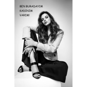 Nursel Köse Instagram - KADINA YÖNELİK ŞİDDETE MOBBİNGE ÖTEKİLEŞTİRMEYE DUR DİYORUZ!
SEN DE EN GÜZEL GÜLÜMSEMENİ FOTOĞRAFLA VE #banabirazrenkver etiketi ile paylaş ki çoğalalım..
#banabirazrenkver
Ki çiçek açayım!
Kadınların sesi olmak için bir araya geldik.
Birlikte güçlüyüz.
 #girlpower 

Yapımcı: @aycayilmazdogan
Proje/Tasarım : @kamurantapul
PR : 3435CREATIVE 
Fotoğraf sanatçısı : @tameryilmaz1 
Makyaj sanatçısı : @hamiyetakpinar 
Kostüm : @chamay
Saç Tasarım : @mericgulmez  Hair Repair Studio
Backstage Ekip : Faruk Coş /T.Emre Özer
PROJE KADINLARI:
@almeda92 
@aycayilmazdogan
@hamiyetakpinar
@haticedervisoglu.61
@kamurantapul
@nazgoktan
@nursel_kose
@zerrinnisanci
@zeynepseverdemirel