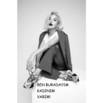 Nursel Köse Instagram - KADINA YÖNELİK ŞİDDETE MOBBİNGE ÖTEKİLEŞTİRMEYE DUR DİYORUZ! SEN DE EN GÜZEL GÜLÜMSEMENİ FOTOĞRAFLA VE #banabirazrenkver etiketi ile paylaş ki çoğalalım.. #banabirazrenkver Ki çiçek açayım! Kadınların sesi olmak için bir araya geldik. Birlikte güçlüyüz. #girlpower Yapımcı: @aycayilmazdogan Proje/Tasarım : @kamurantapul PR : 3435CREATIVE Fotoğraf sanatçısı : @tameryilmaz1 Makyaj sanatçısı : @hamiyetakpinar Kostüm : @chamay Saç Tasarım : @mericgulmez Hair Repair Studio Backstage Ekip : Faruk Coş /T.Emre Özer PROJE KADINLARI: @almeda92 @aycayilmazdogan @hamiyetakpinar @haticedervisoglu.61 @kamurantapul @nazgoktan @nursel_kose @zerrinnisanci @zeynepseverdemirel