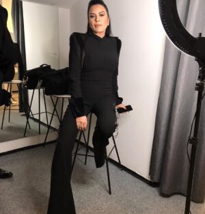 Nursel Köse Instagram - Günaydın 💘guten Morgen 💘good morning 💝Kostüm @Hakanakkaya  #hakanakkaya 💘💘💘Makeup @makeup_cigdem_vural_ 💋