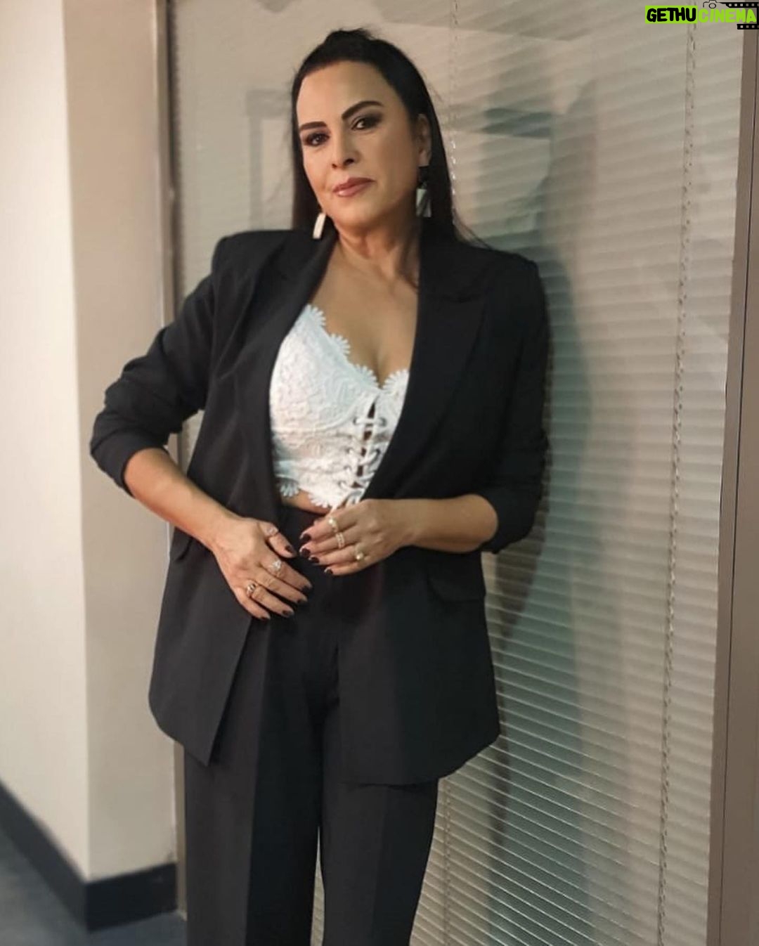 Nursel Köse Instagram - @dilberayfilm_ @haberturk @aytacmedya @metronomfilmyapim @aytacmedya @burcubinbasaran @mildanarzu @mandalina_shop