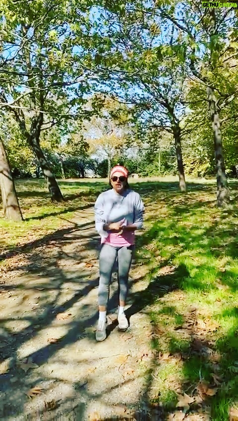 Nursel Köse Instagram - İçindeki tembeli mutlu edebilmenin yolu🚴🏿♀️🚴🏿♀️