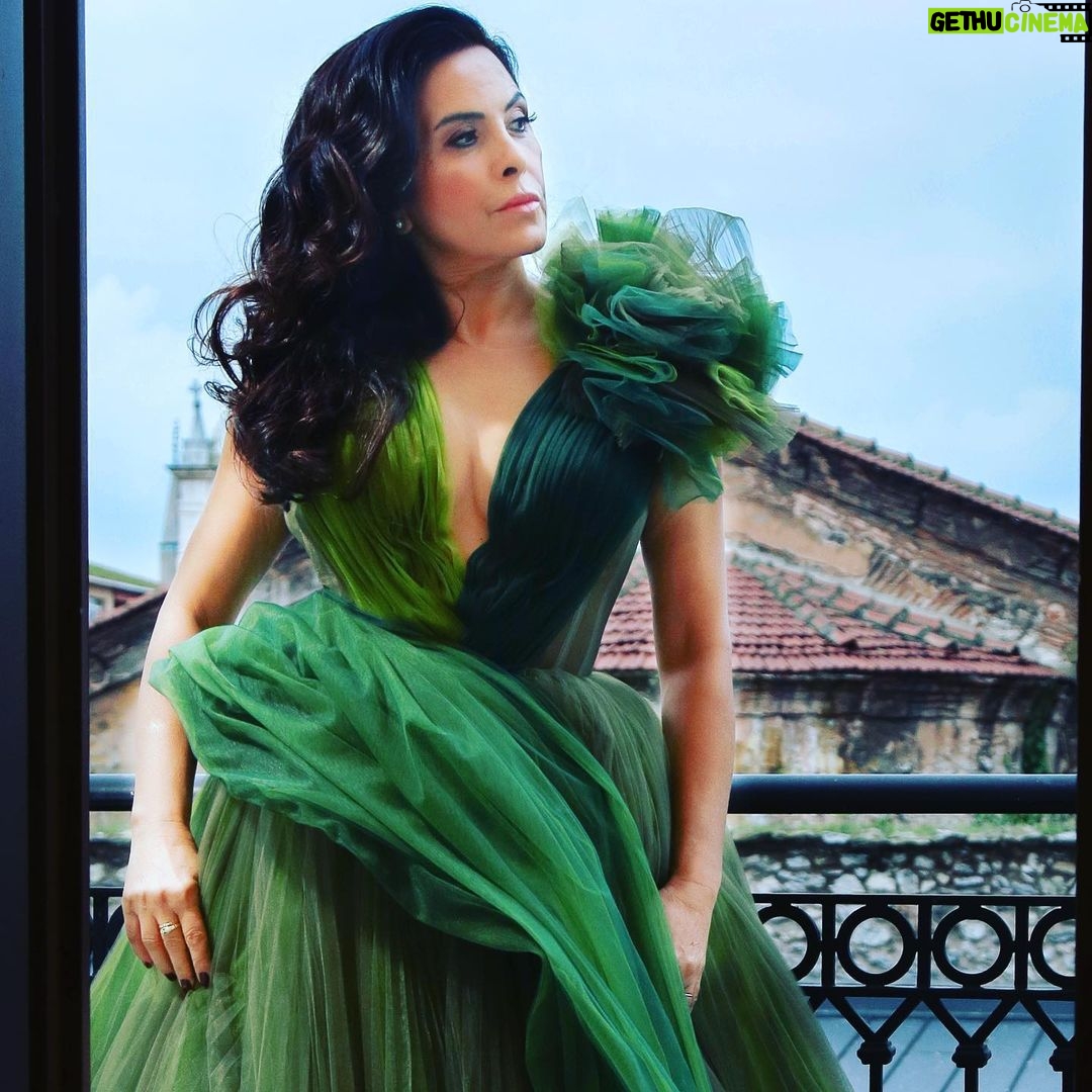Nursel Köse Instagram - Yeşile dair ne varsa..Günaydın 💚good morning 🧩guten Morgen📗