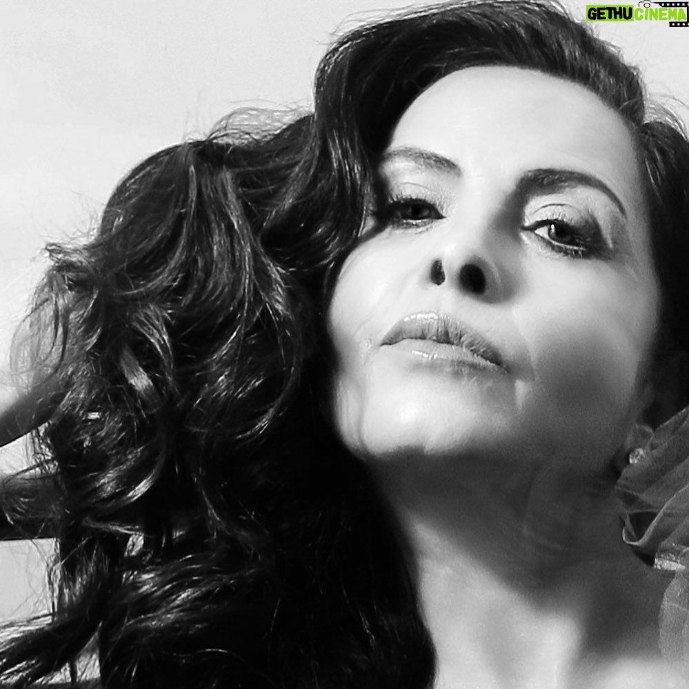 Nursel Köse Instagram - Photography by @ilkeruzunalan Hair @kemalbozz Make up @pinaraktasmakeup