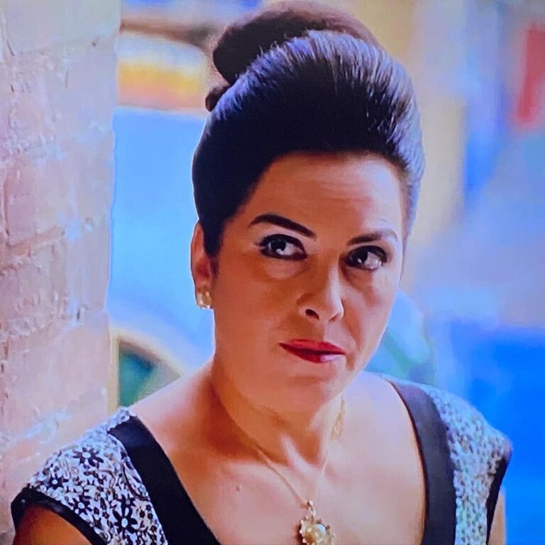 Nursel Köse Instagram - Topuzlar hangi dönem dizisinden?? @armanyildirim