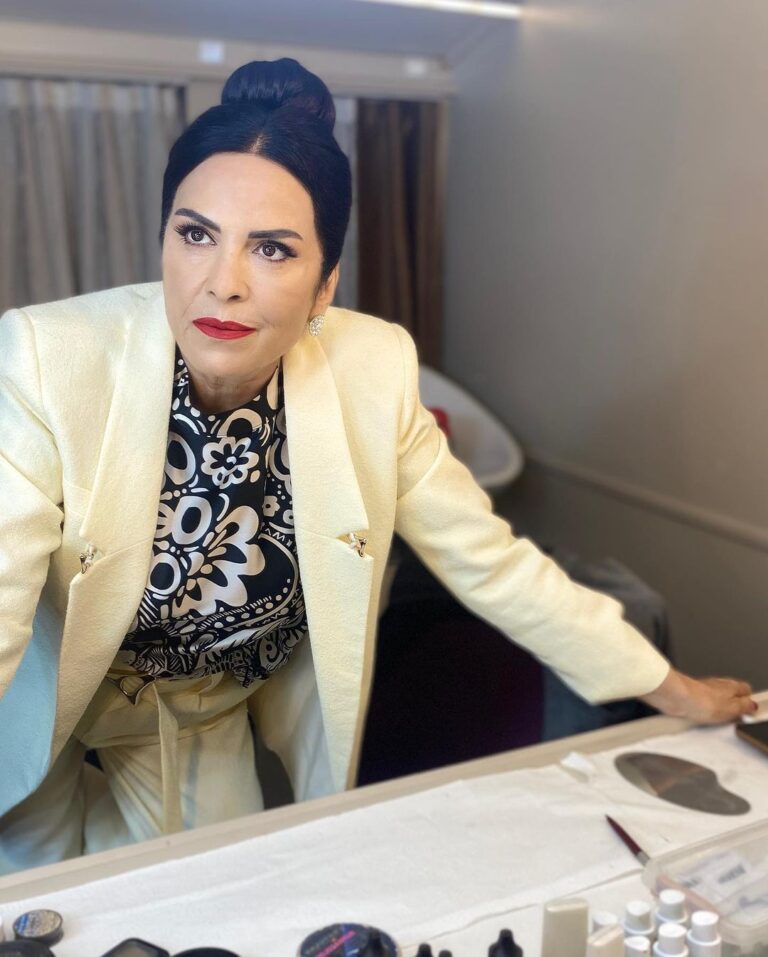 Nursel Köse Instagram - @Aldadmakdizi ve #MuallaDicleli bu bölümden fikirlerinizi alalım 😉❤️@atv @timsandb @aldatmakdizi @actplustalentm @theemrem @setre Styling: @nilufercmr ❤️@gustogiyim