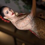 Nusraat Faria Instagram - She doesn't chase.. She attracts ❤️ Wearing @safiya_sathi Makeover @galamakeover_by_navinahmed Jewellery @drkashfiaaamina Bag @ayaneh.sciccoso