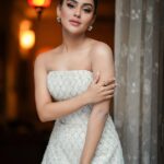 Nusraat Faria Instagram - Yesterday, i wore white💫