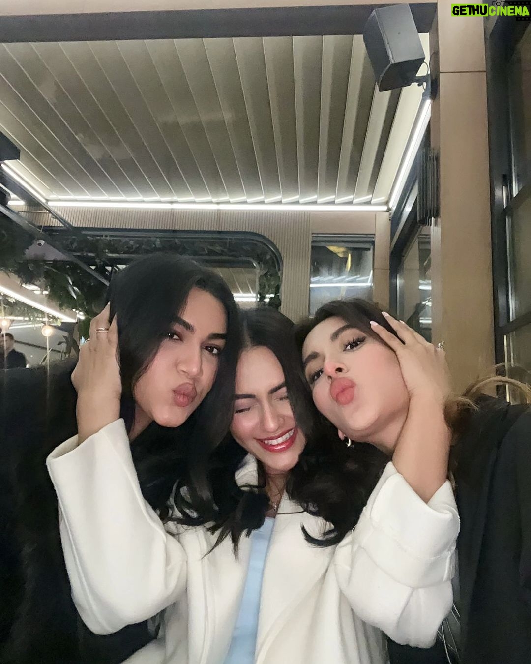 Nusraat Faria Instagram - Midnight chai session 🫂 Istanbul, Turkey