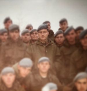 Oğuzhan Uğur Instagram - Annem annelik için zaten içgüdüsel bir farkındalık yaşıyordu ama sana baba olmayı ben öğrettim. Sonuçta ilk göz ağrısıyım =)