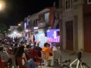 Oğuzhan Uğur Instagram - Kadıköy, Üsküdar, Kartal, İzmir, Çeşme ve Bodrum sokakta izlemiş. Yazlık sinema tadında. 🚀 #mevzularaçıkmikrofon