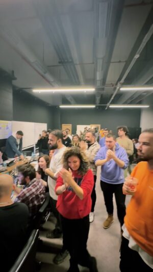Oğuzhan Uğur Instagram - İyi haberler de geliyor. Her dakika ye bir kayıp bulunuyor. Çok şükür! ( Bu arada baya bin kişi olduk )