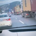 Oğuzhan Uğur Instagram - Hatay Belen’deyiz. İnsanlar ambulanslar için yol açmaya çalışıyorlar. Başarıyorlar da.