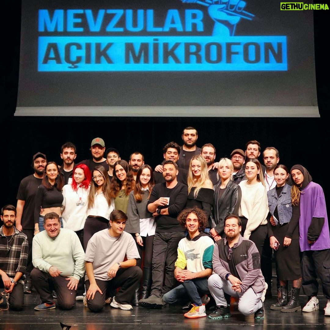 Oğuzhan Uğur Instagram - Babala ekip! Bu ekiple beraber memleketi sallıyoruz 🏹 yeni bölüm tanıtım bu akşam. M.A.M. @babalativi