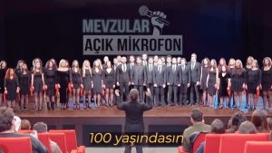 Oğuzhan Uğur Instagram - Mevzular Açık Mikrofon 🇹🇷 Parla! 100 Yaşındasın! #mevzularaçıkmikrofon #cumhuriyet