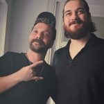 Oğuzhan Uğur Instagram - Hanımlar bu arada fotoğrafta ben de varım 🥹 Hani görmezsiniz diye diyorum. 😑