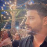 Oğuzhan Uğur Instagram - Nihayet be 🎉🌿 Ekibi patır patır evlendiriyoruz 🏹 Berk ve Şeyma ❤️🥲 @berkucar @seymablc_ 🎉🎉 @sariyergarden