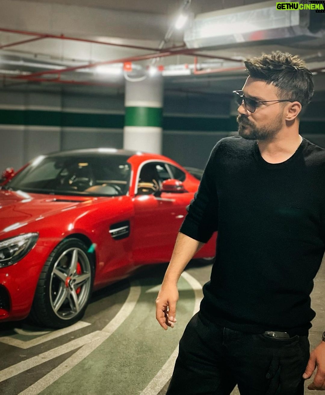 Oğuzhan Uğur Instagram - Hey @dogankabak ; How fast do you like? 😎 🏁 #Fast&Kekoyuz #amggts