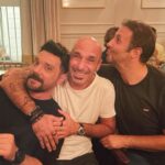 Oğuzhan Uğur Instagram - Geleneksel fakat bir o kadar da değişken “Salı Sallanır” kadrosu 🌿🎉 Rita Moda