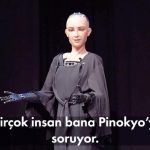 Oğuzhan Uğur Instagram - Sezon açılsın! Azıcık eğlenerek başlayalım 🌸 M.A.M 16. Bölüm İlk Tanıtım. Konuk, Dünya vatandaşlığına kabul edilen ilk insansı robot Sophia. #gain #mevzularaçıkmikrofon