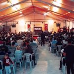 Oğuzhan Uğur Instagram - M.A.M. Deprem Özel! Bu akşam 22.00de yayında. Her birinin yaşanmış hikayeleri, önemli istekleri var… Tekrar ayağa kalkmak için onları dinlemenizi bekliyorlar. Çok zor olacak izlemek, biliyorum. Çekiminden kurgusuna nasıl kan ağladık ben biliyorum. Elbette “dayanın” diyemem. Sadece dayanabilmenizi diliyorum. #mevzularaçıkmikrofon