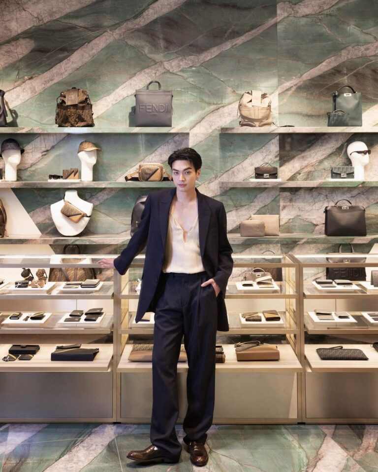 Oabnithi Wiwattanawarang Instagram - Check out Fendi's first Men's standalone boutique at Siam Paragon! #FendiGifts @fendi