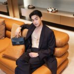 Oabnithi Wiwattanawarang Instagram – Check out Fendi’s first Men’s standalone boutique at Siam Paragon! 
#FendiGifts
@fendi