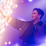 Oabnithi Wiwattanawarang Instagram - 22/10/2023 ถือว่าเป็นอีกหนึ่งวันที่โอบมีความสุขมากๆ ได้ขึ้น Stage แรกในนาม “OABNITHI” ซึ่งเป็นวันที่โอบรอคอยมาตลอดหลังจากที่ได้เริ่มทำเพลง โอบมีความฝันที่โอบอยากจะขึ้นไปยืนมองทุกคนร้องเพลงของโอบไปพร้อมๆกัน แล้ววันนี้โอบได้เห็นภาพนั้นด้วยตาของตัวเองแล้ว อยากขอบคุณทุกคนที่มาช่วยซัพพอตกันนะครับ ไม่ว่าจะเป็นแฟนคลับของโอบหรือว่าแฟนคลับศิลปินท่านอื่น แต่ในเมื่อคุณเข้ามาใน Stage ของโอบแล้ว ถือว่าเรามาสนุกและมีความสุขไปด้วยกัน หวังว่าเสียงของโอบจะทำให้พวกคุณมีความสุขนะครับ ขอบคุณที่ส่งมอบพลังงานดีๆที่มีให้กันตลอดโชว์นะครับ ไว้พบกันใหม่โอกาสหน้า ลัฟยู 💙 #OCTOPOP2023 . . 📸 @oong_tp