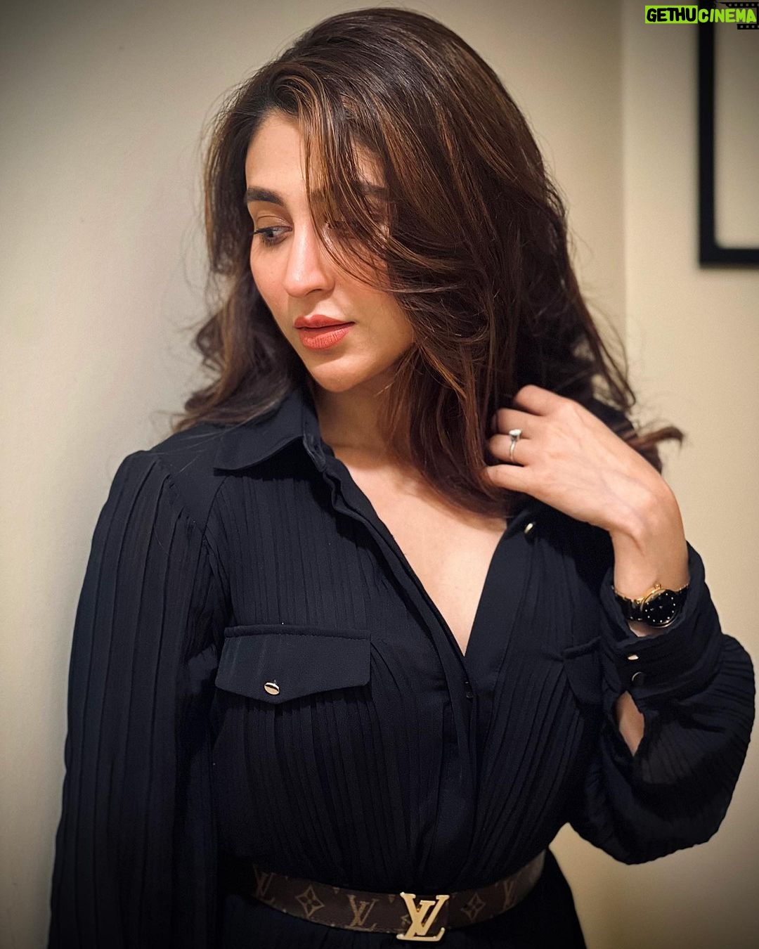 Oindrila Sen - 53.4K Likes - Fell in love with Black 🖤