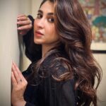 Oindrila Sen Instagram - Fell in love with Black 🖤