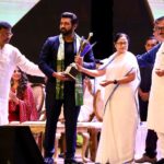 Oindrila Sen Instagram - তোমার সফলতার জন্য অভিনন্দন।তোমার কর্মজীবন আরো সাফল্য পাক।আমরা তোমার জন্য গর্বিত।অনেক ভালবাসা এবং ভবিষ্যতের জন্য শুভ কামনা @ankush.official 👏 #মহানায়ক সম্মান 🙏🏻 ধন্যবাদ এবং প্রণাম নিও দিদি @mamataofficial
