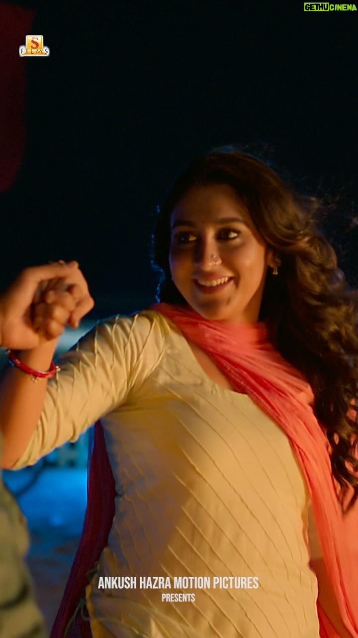 Oindrila Sen Instagram - Experience the magic of ‘Ghalib,’ trending romantic song on YouTube. Listen now and feel the love! 💖🎶 Watch the full video song, link is in bio! #Mirza at the theatres from 9th of April! 🎬 @ankushmotionpictures @ankush.official @love_oindrila @kgunedited @shoaibkabeer #Rishikaushik #PriyaMondal @ishan.mitra_official @sumeet_goradia @saahil_goradia #KuntalDe @barish_lyrics #SamratBandopadhyay @shiladityathesoundengineer #AnimeshGhorui #SanglapBhowmik #Mirza #MirzathisEid #EID2024 #Ghalib #Mirza