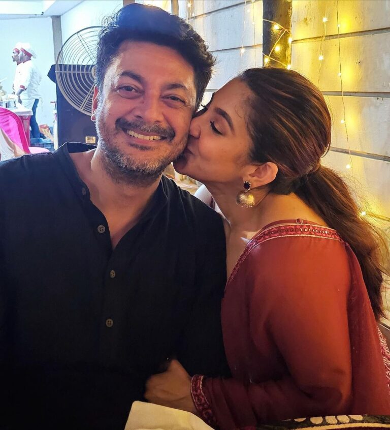 Oindrila Sen Instagram - HAPPY BIRTHDAY to my all time favourite person @senguptajisshu ❤️🎂 You’re a blessing to everyone who knows you..love u alws & forever 😘
