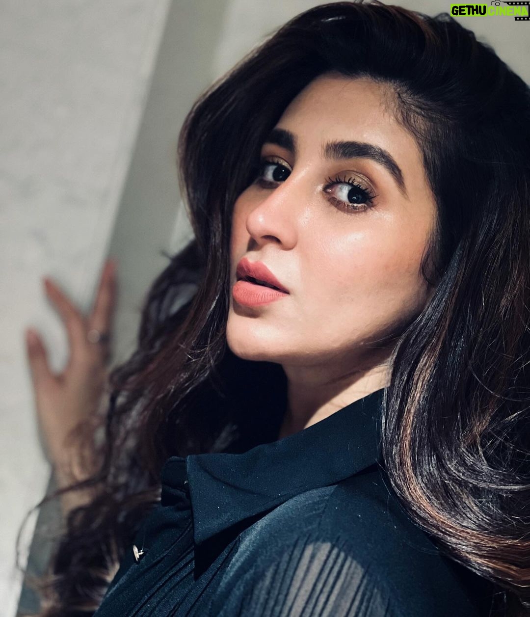 Oindrila Sen Instagram - Your time is your most precious asset..spend it wisely ⏳
