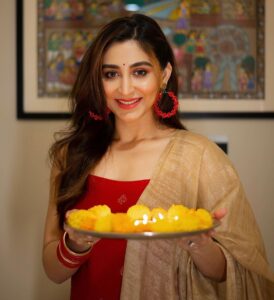 Oindrila Sen Instagram - Festival of light that celebrates the triumph of good over evil 🪔✨ #happydiwali